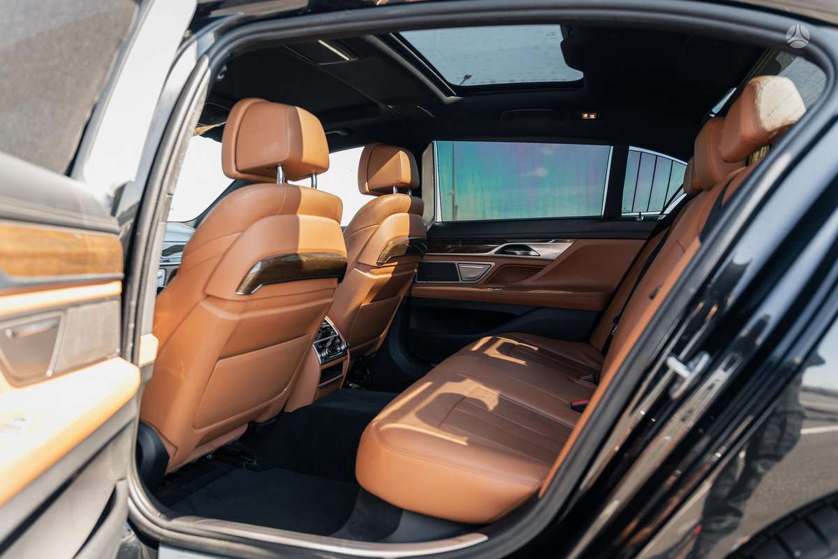 BMW 740, 3.0 l., limousine