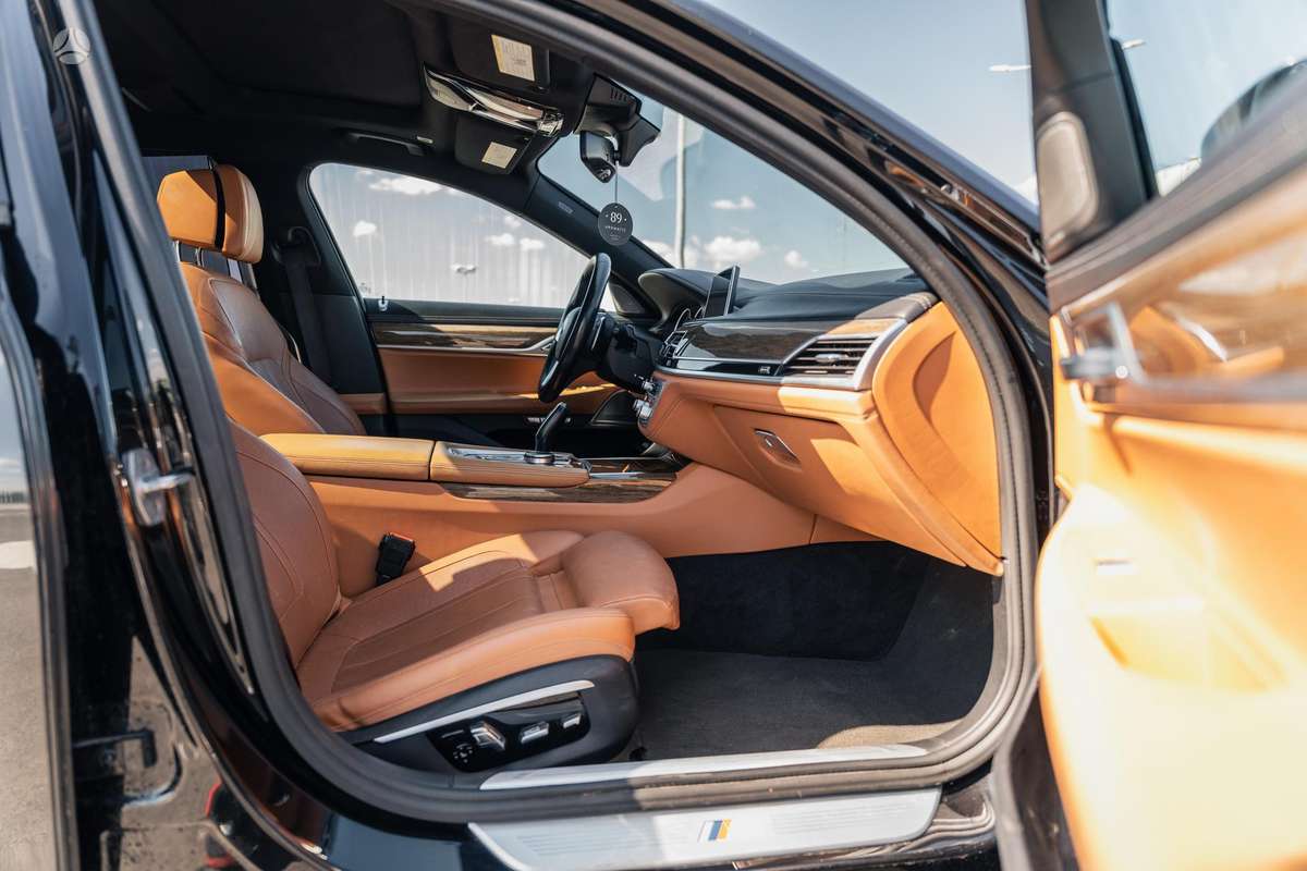BMW 740, 3.0 l., Лимузин