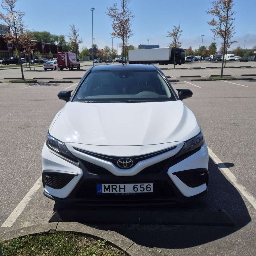 Toyota Camry - 2