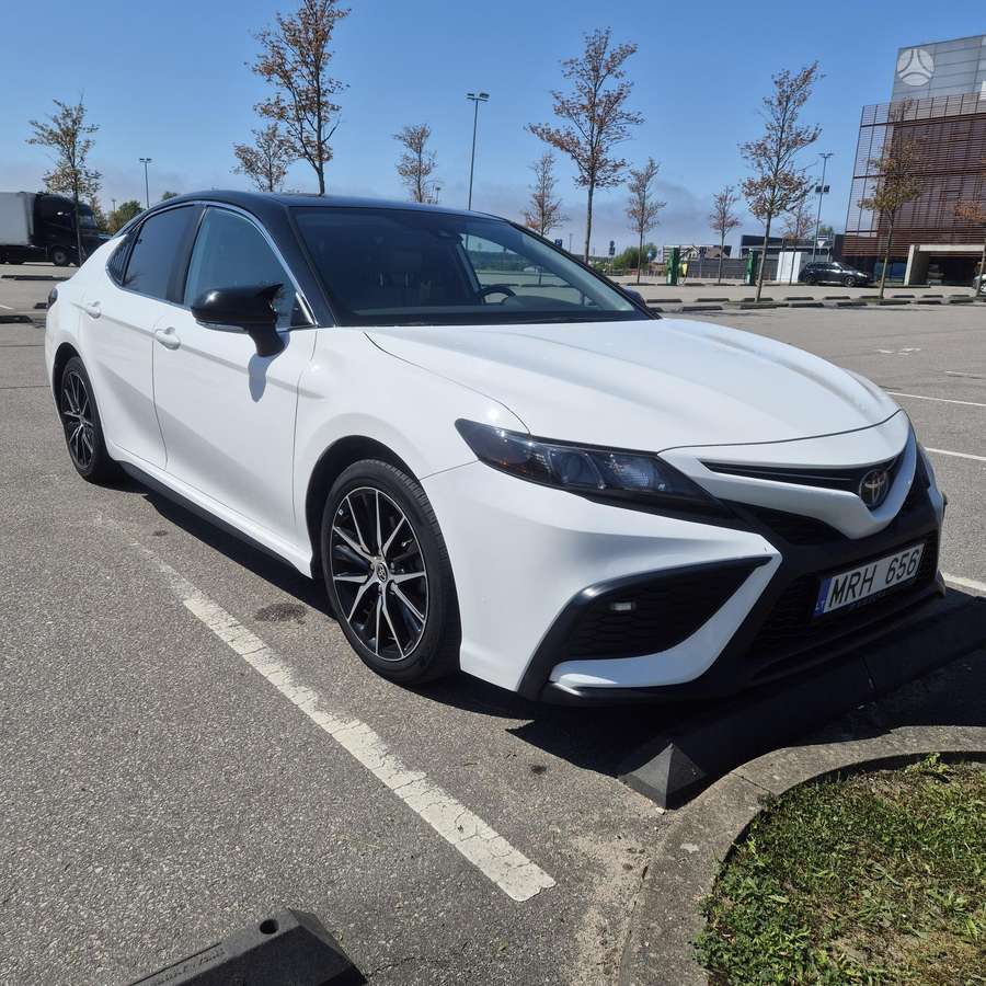 Toyota Camry - 3