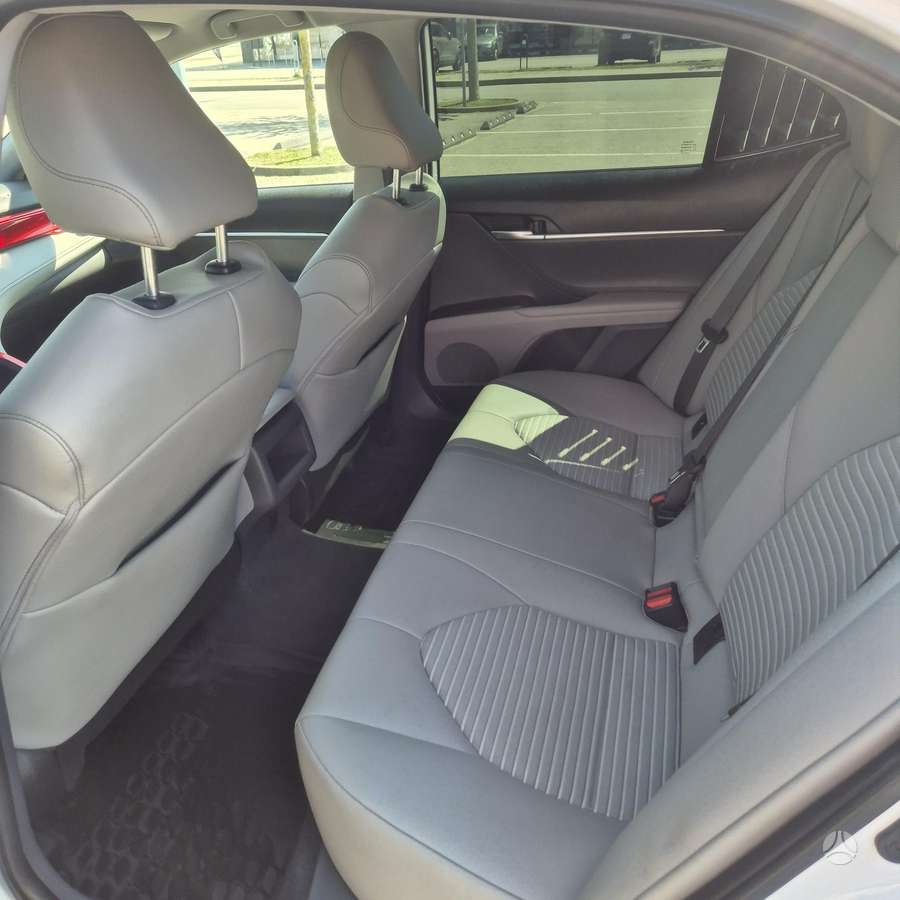 Toyota Camry - 6