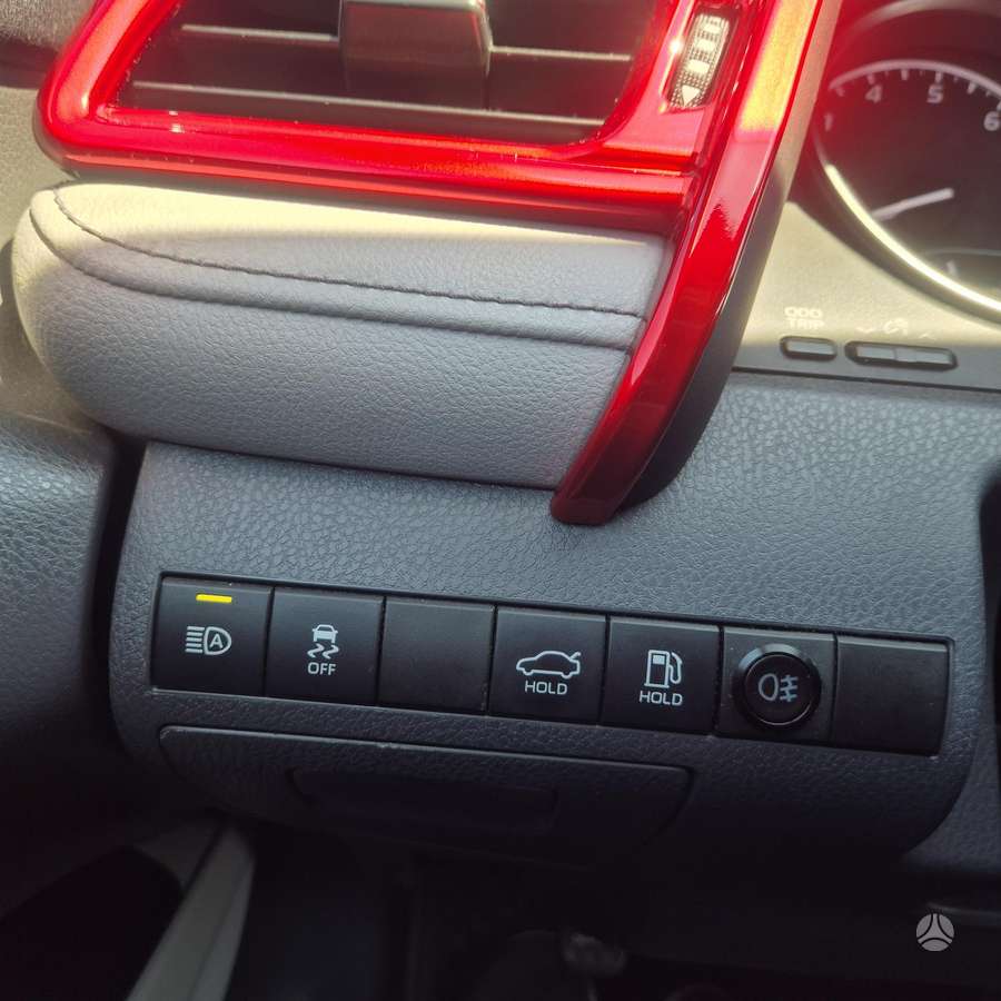 Toyota Camry - 9