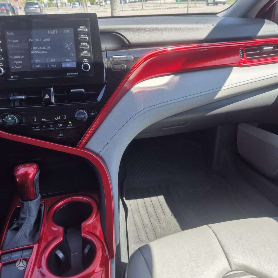 Toyota Camry - 10