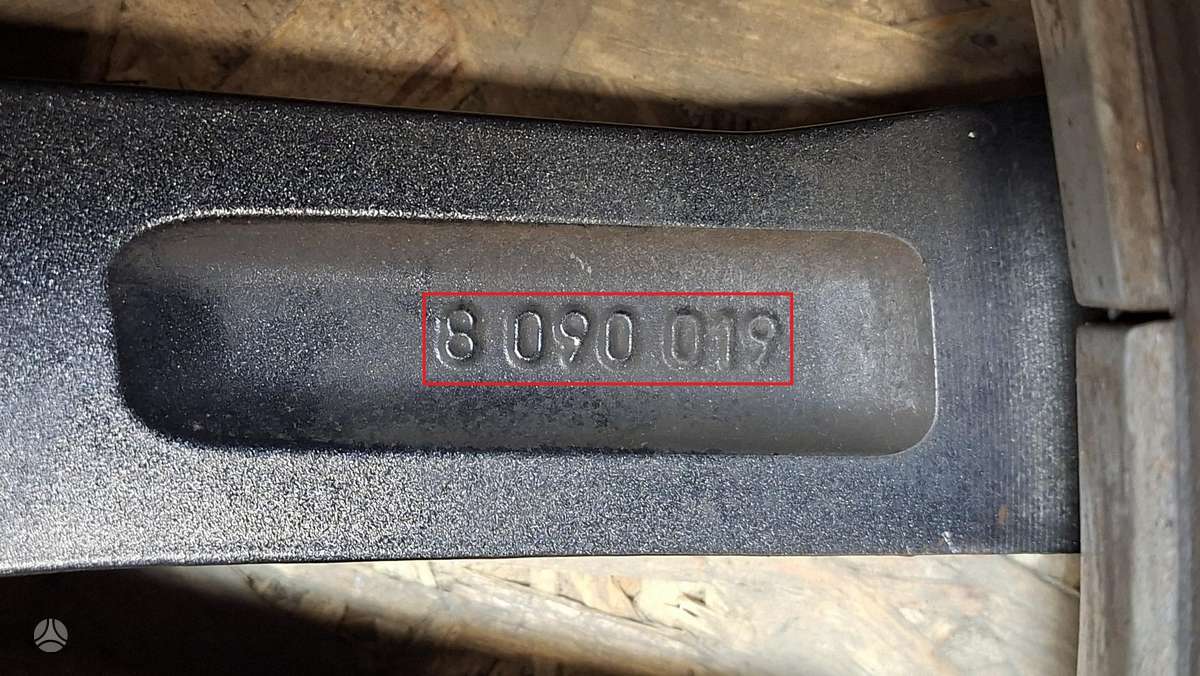 BMW 8 serija, 8090019, Cen31658