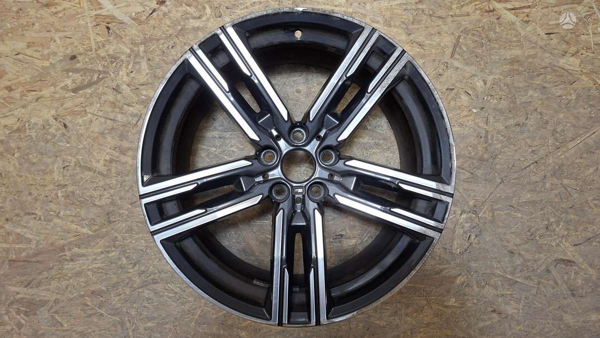 BMW 8 serija, 8090020, Cen31660