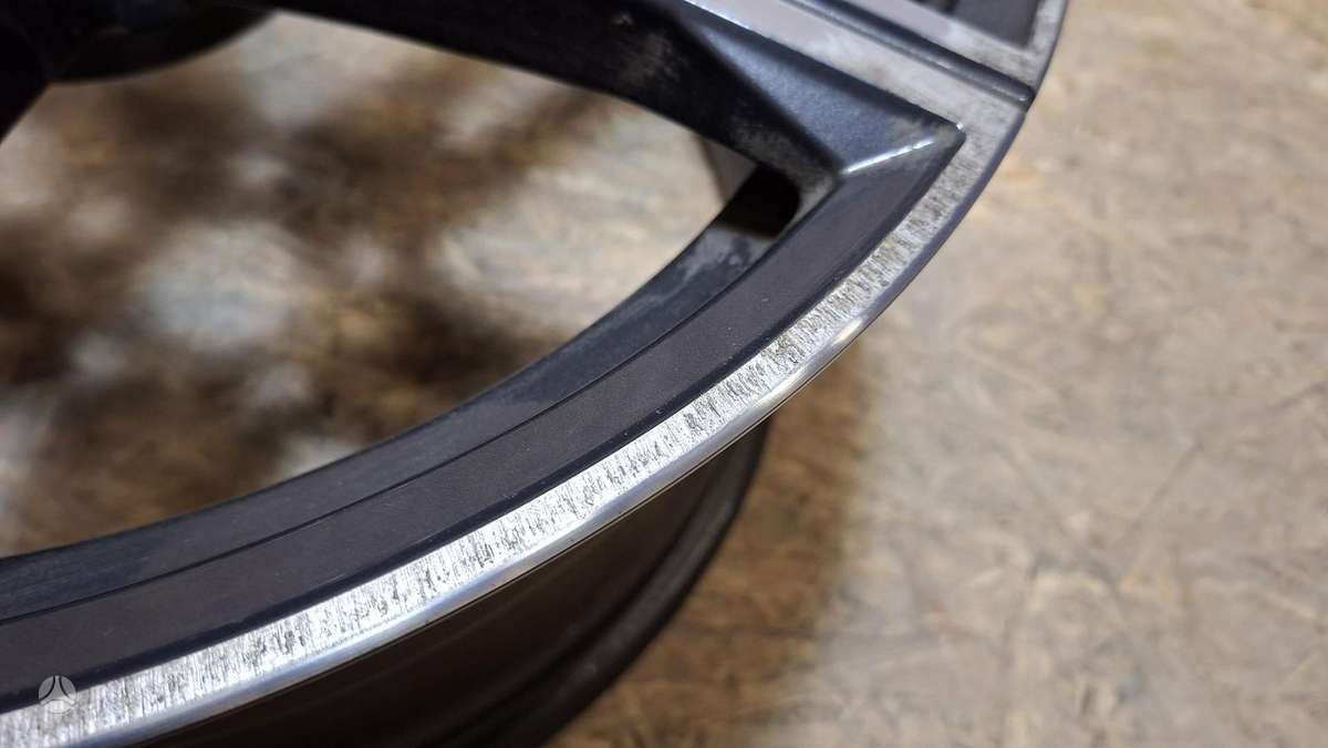 BMW 8 serija, 8090020, Cen31660