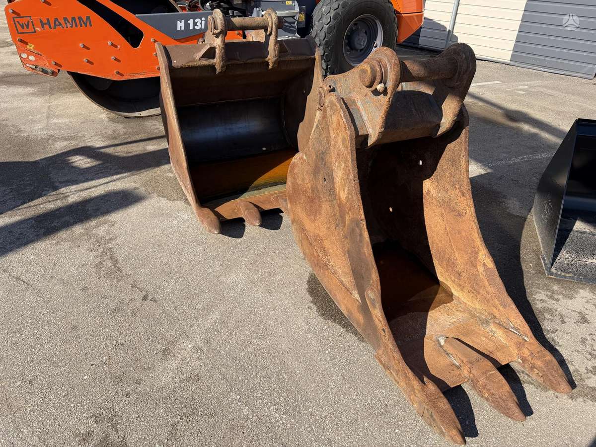 Case CX250D, excavator