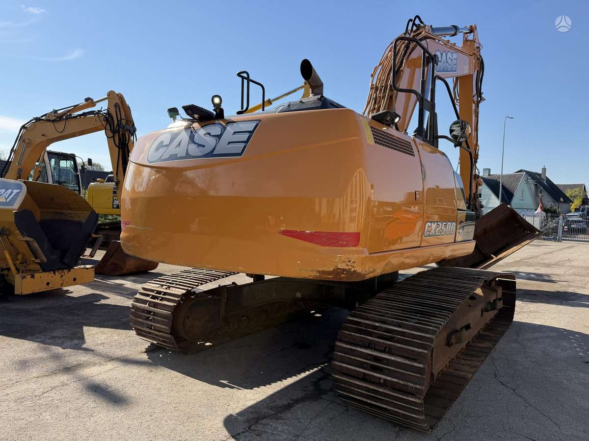 Case CX250D, excavator