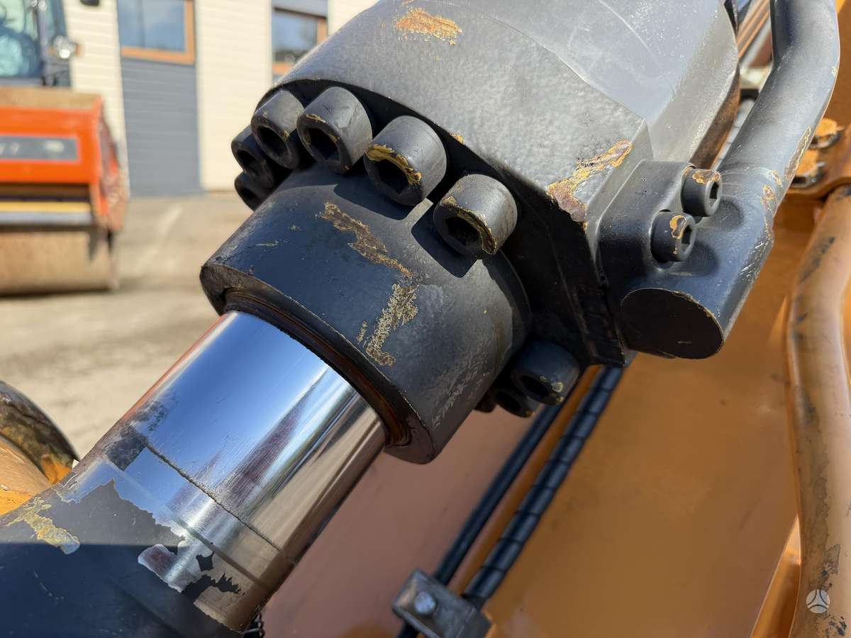 Case CX250D, excavator