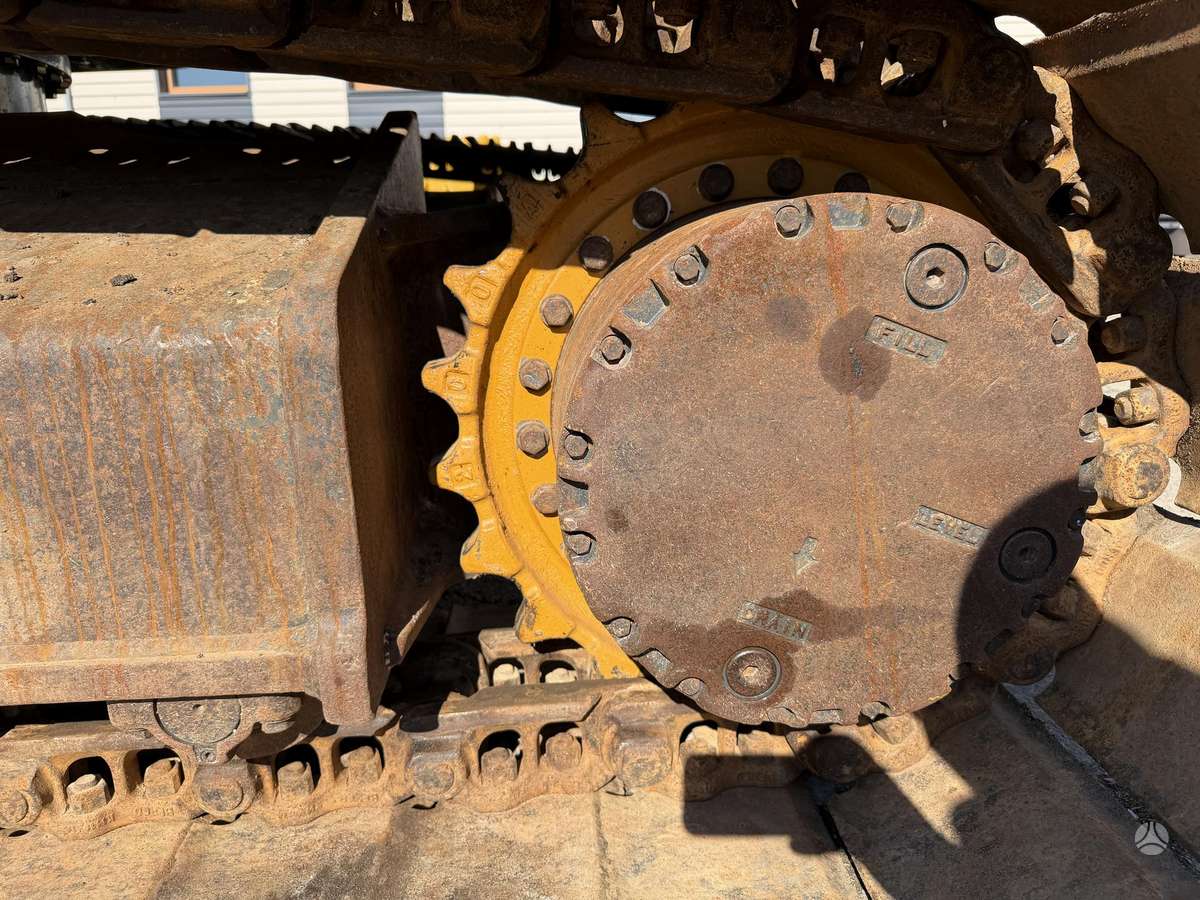 Case CX250D, excavator
