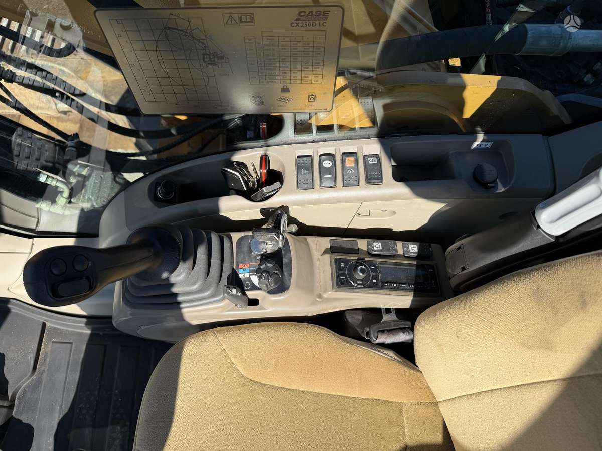 Case CX250D, экскаваторы