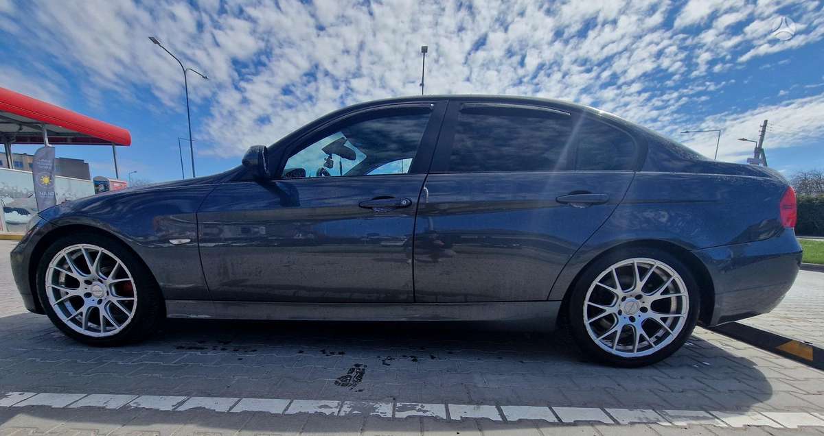 BMW 320, 2.0 l., Седан