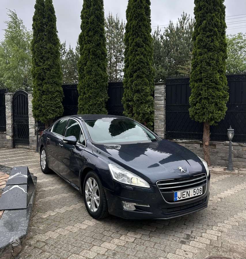 Peugeot 508, Седан