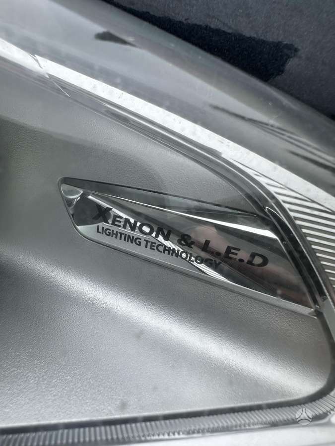 Peugeot 508, Седан