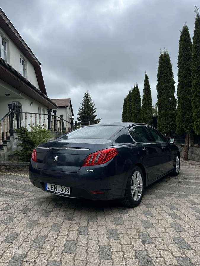 Peugeot 508, Седан