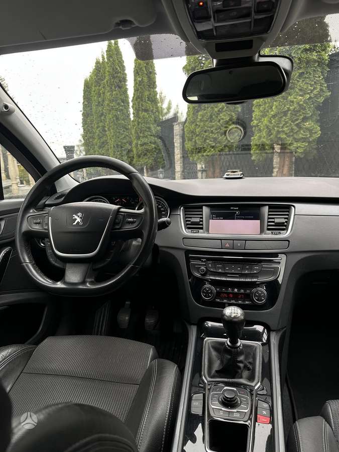 Peugeot 508, Седан