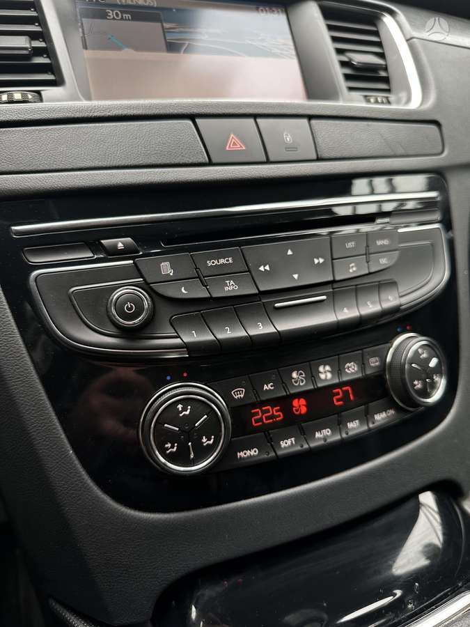 Peugeot 508, Седан