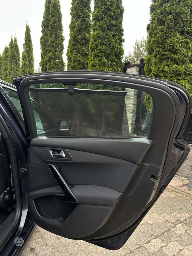 Peugeot 508, Седан