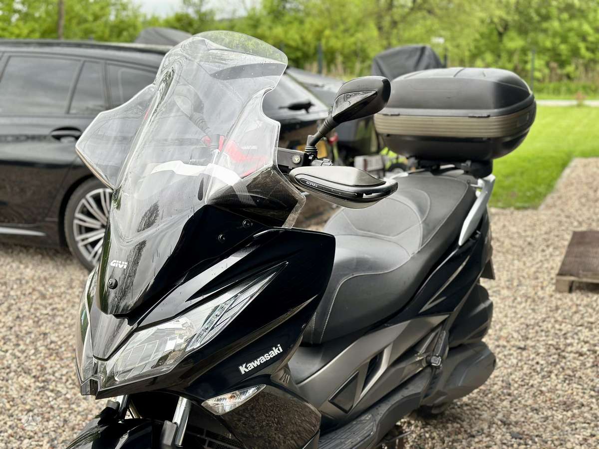 Kawasaki J 300cc, scooters / mopeds