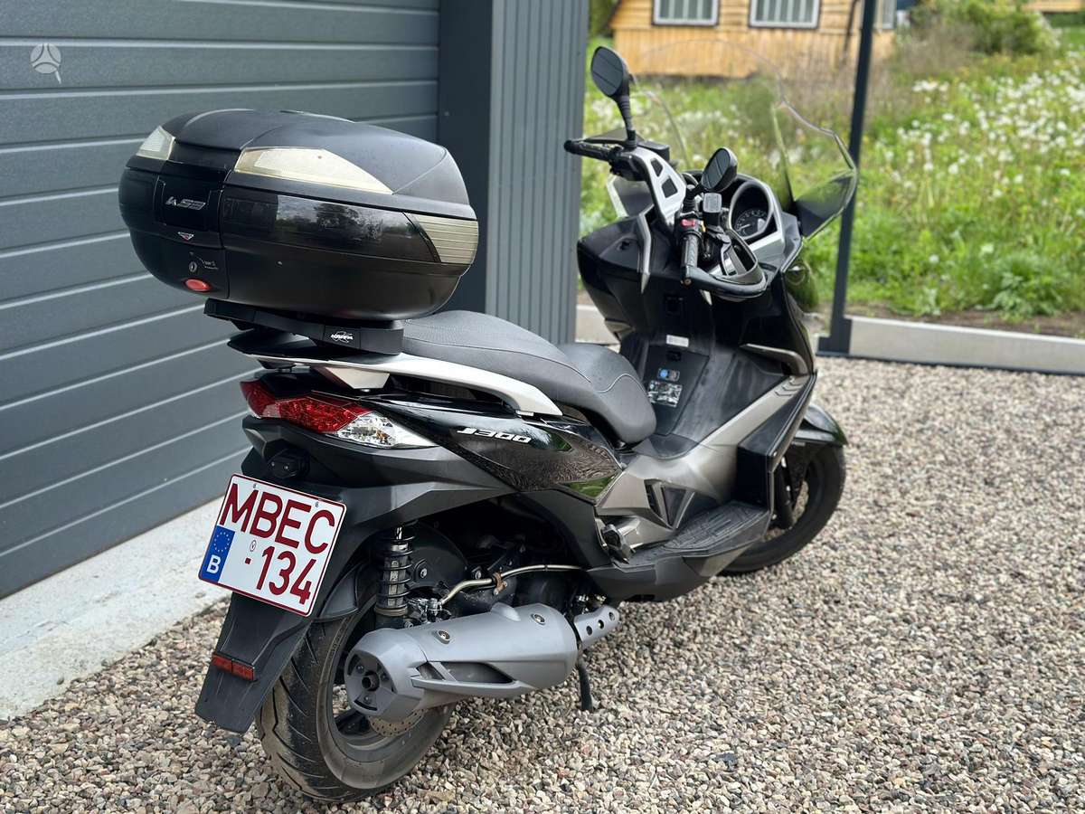 Kawasaki J 300cc, scooters / mopeds