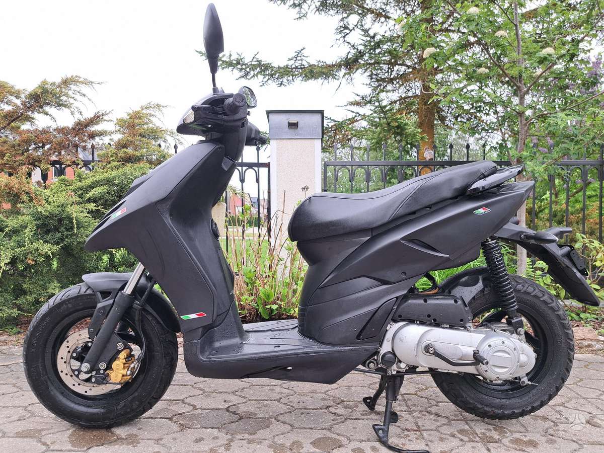 Piaggio Typhoon 49cc, scooters / mopeds