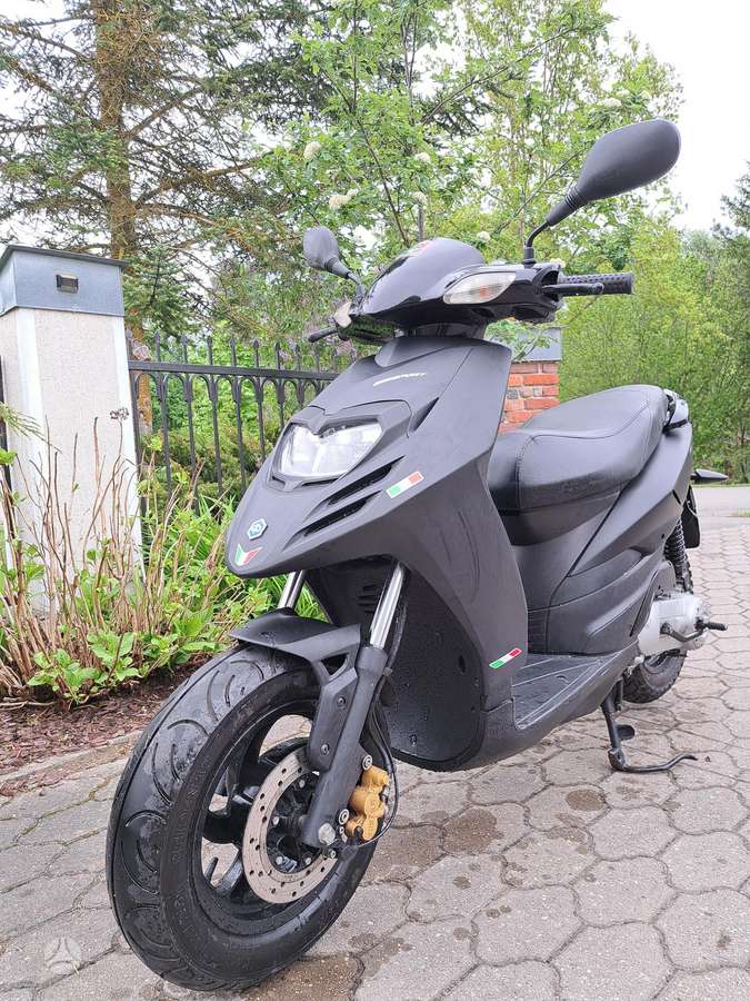 Piaggio Typhoon 49cc, мотороллеры / мопеды