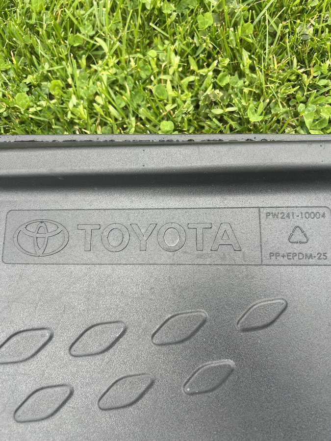 Toyota C-HR тюнинг/аксессуары