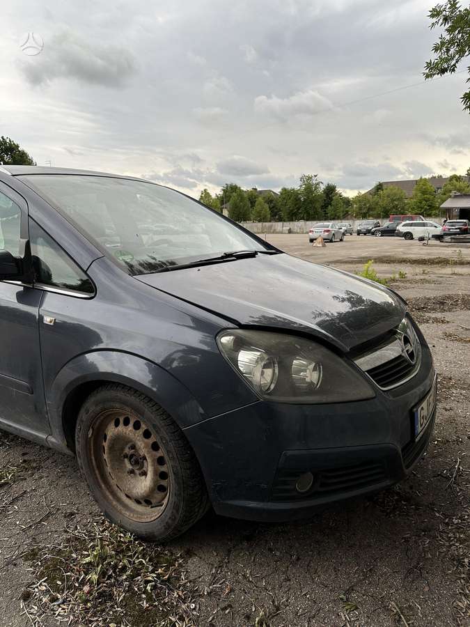 Opel Zafira, Минивэн