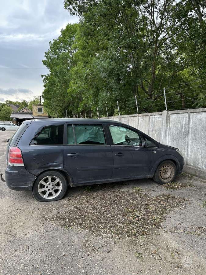 Opel Zafira, Минивэн