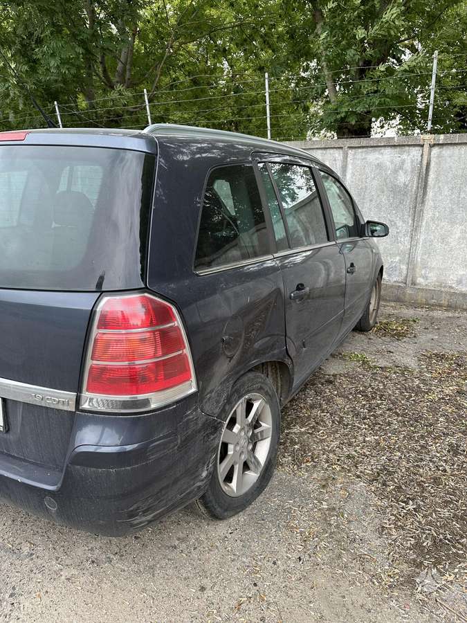 Opel Zafira, Минивэн