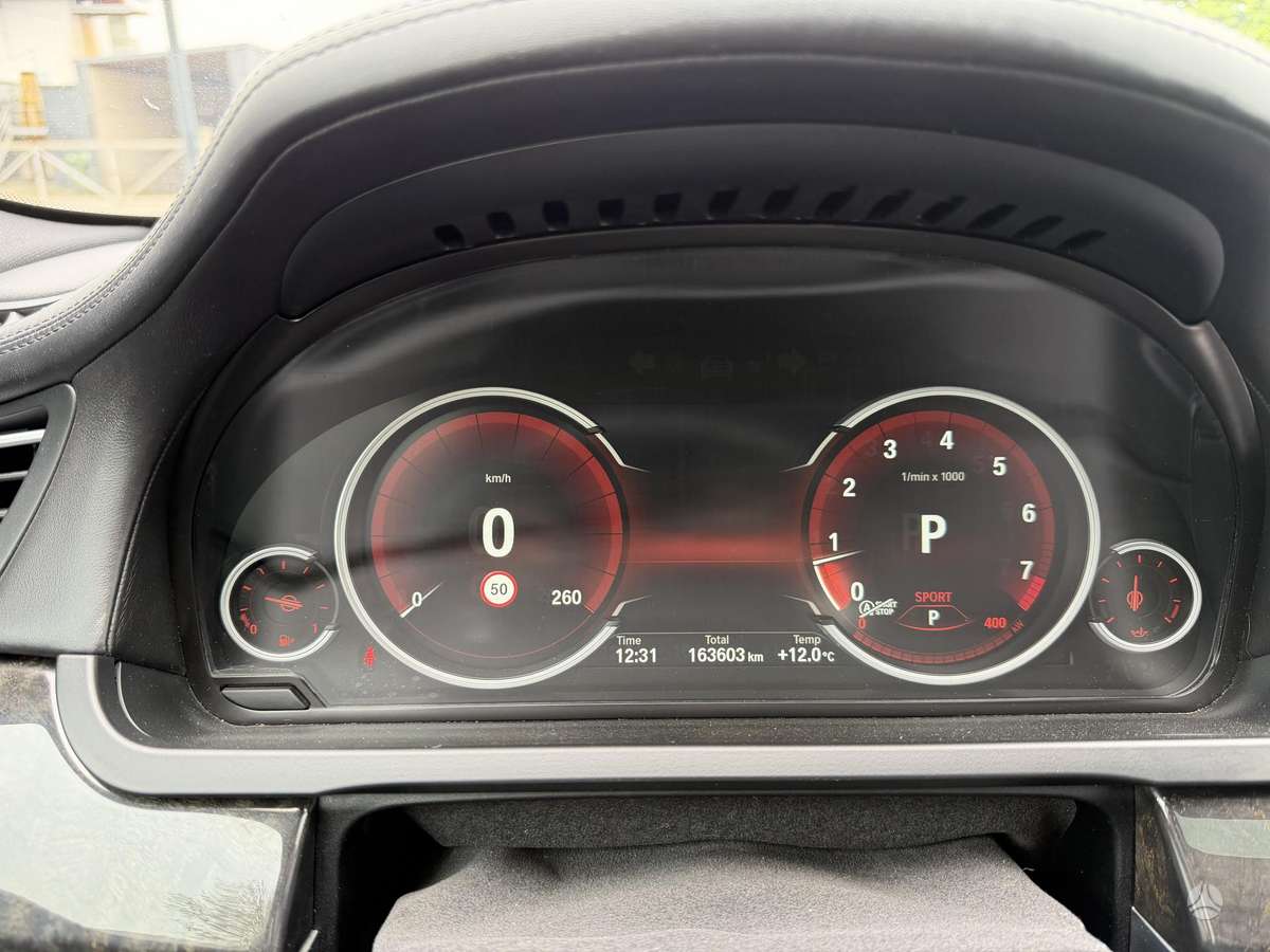 BMW 750, 4.4 l., Лимузин