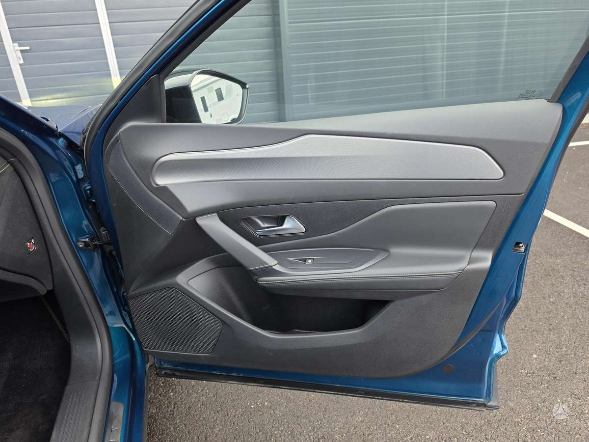 Peugeot 408, 1.2 l., Внедорожник / Кроссовер