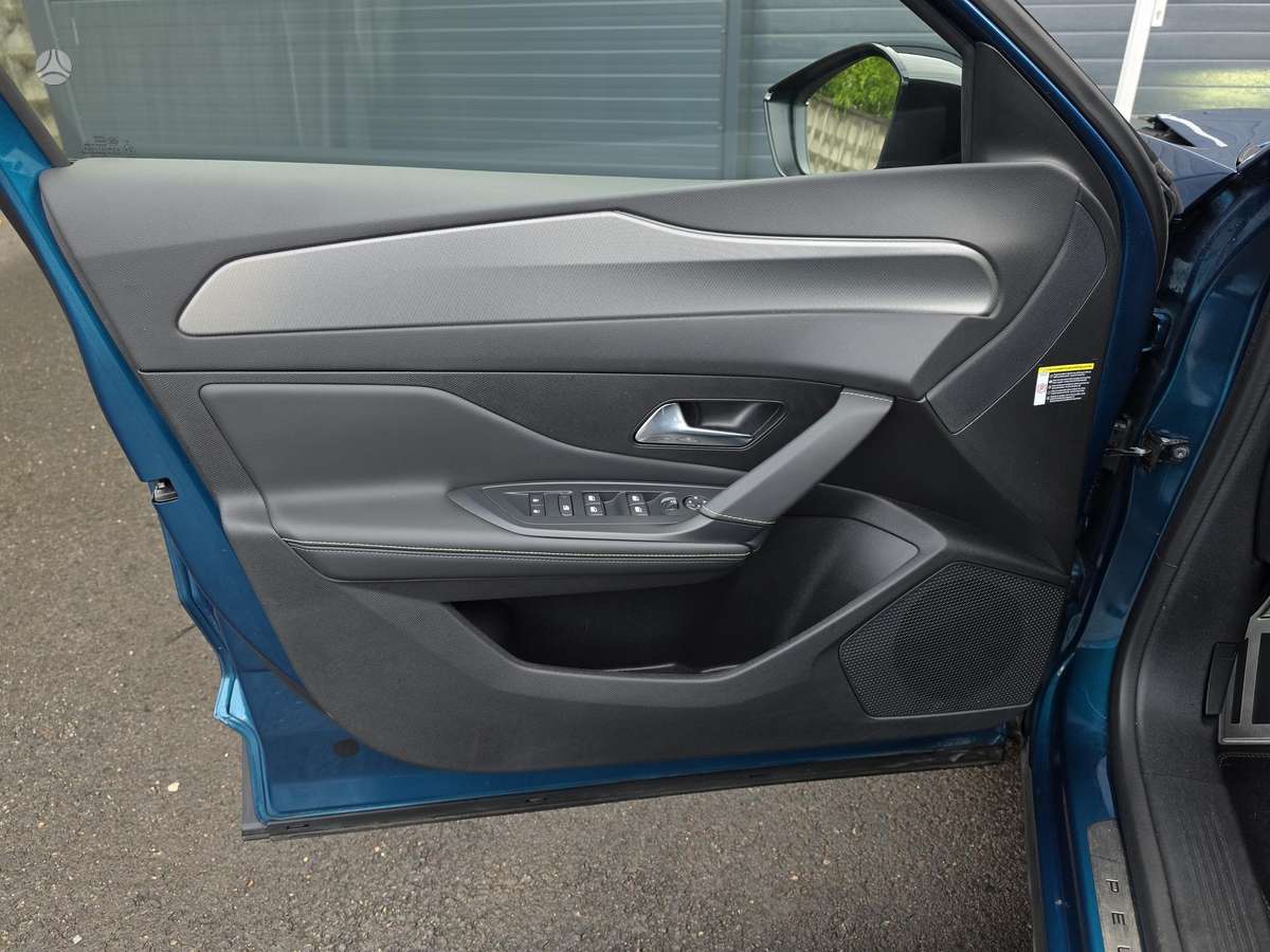 Peugeot 408, 1.2 l., Внедорожник / Кроссовер