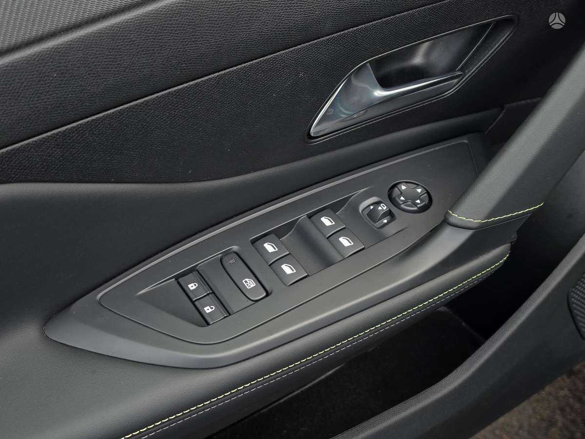Peugeot 408, 1.2 l., Внедорожник / Кроссовер
