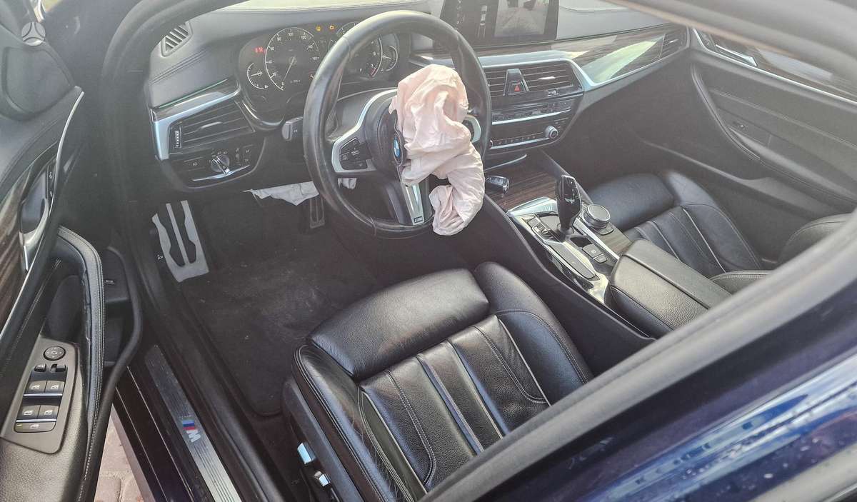 BMW 530, 2.0 l., saloon / sedan