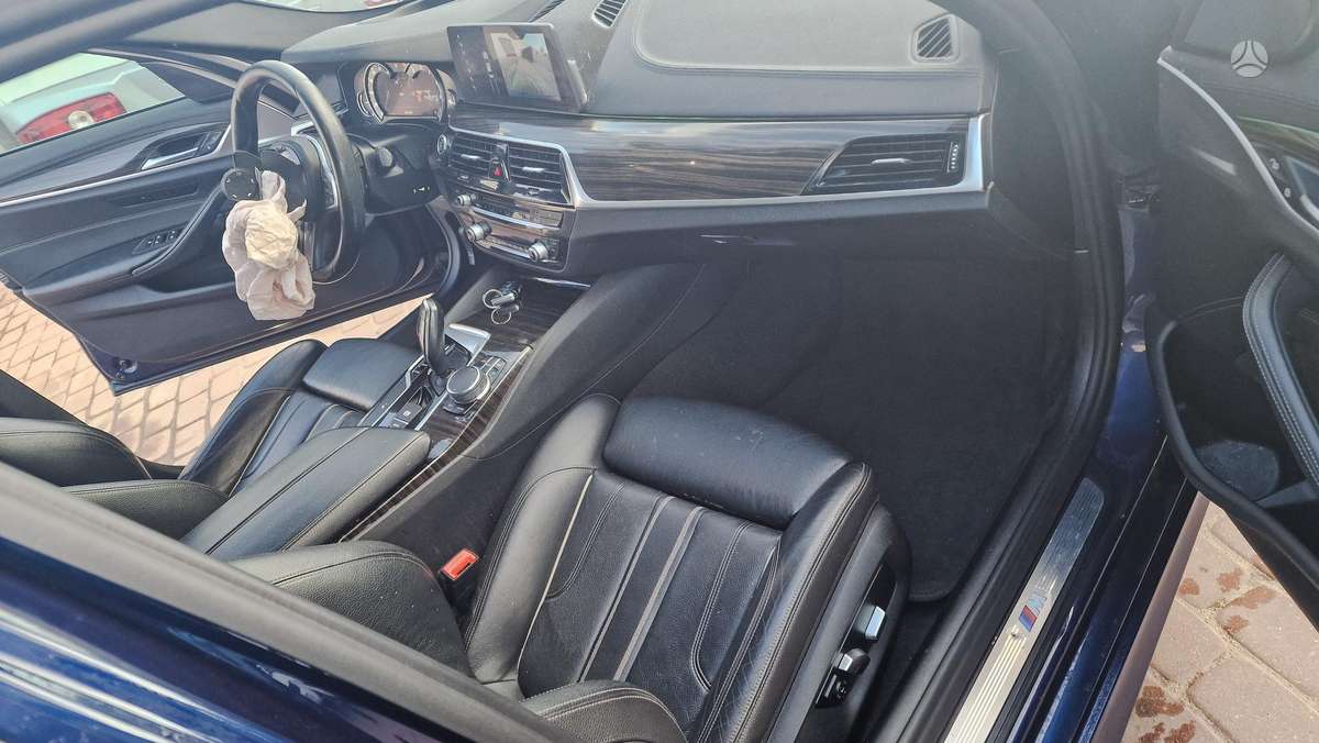 BMW 530, 2.0 l., saloon / sedan