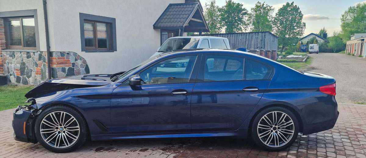 BMW 530, 2.0 l., saloon / sedan