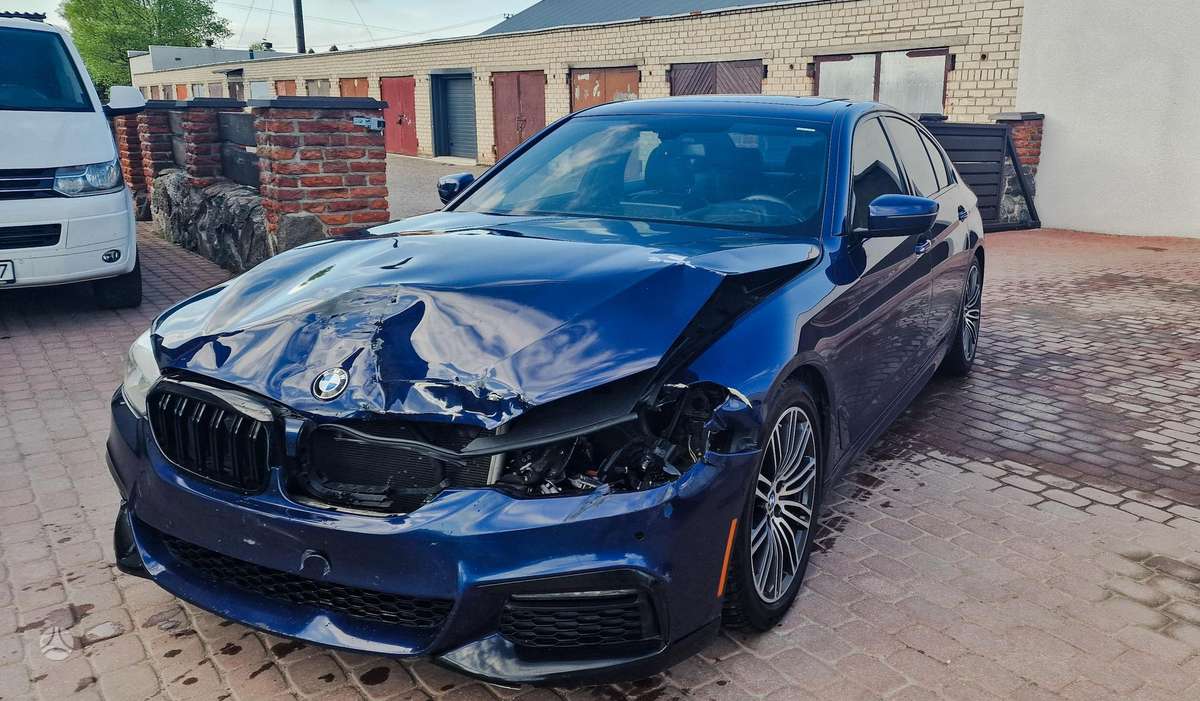 BMW 530, 2.0 l., saloon / sedan