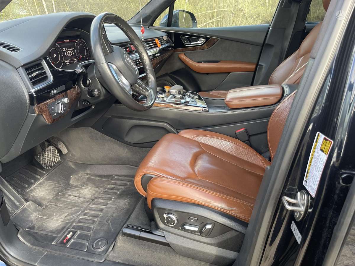 Audi Q7, 3.0 l., off-road / crossover