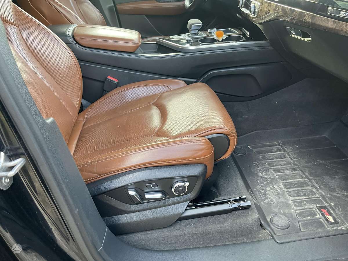 Audi Q7, 3.0 l., off-road / crossover