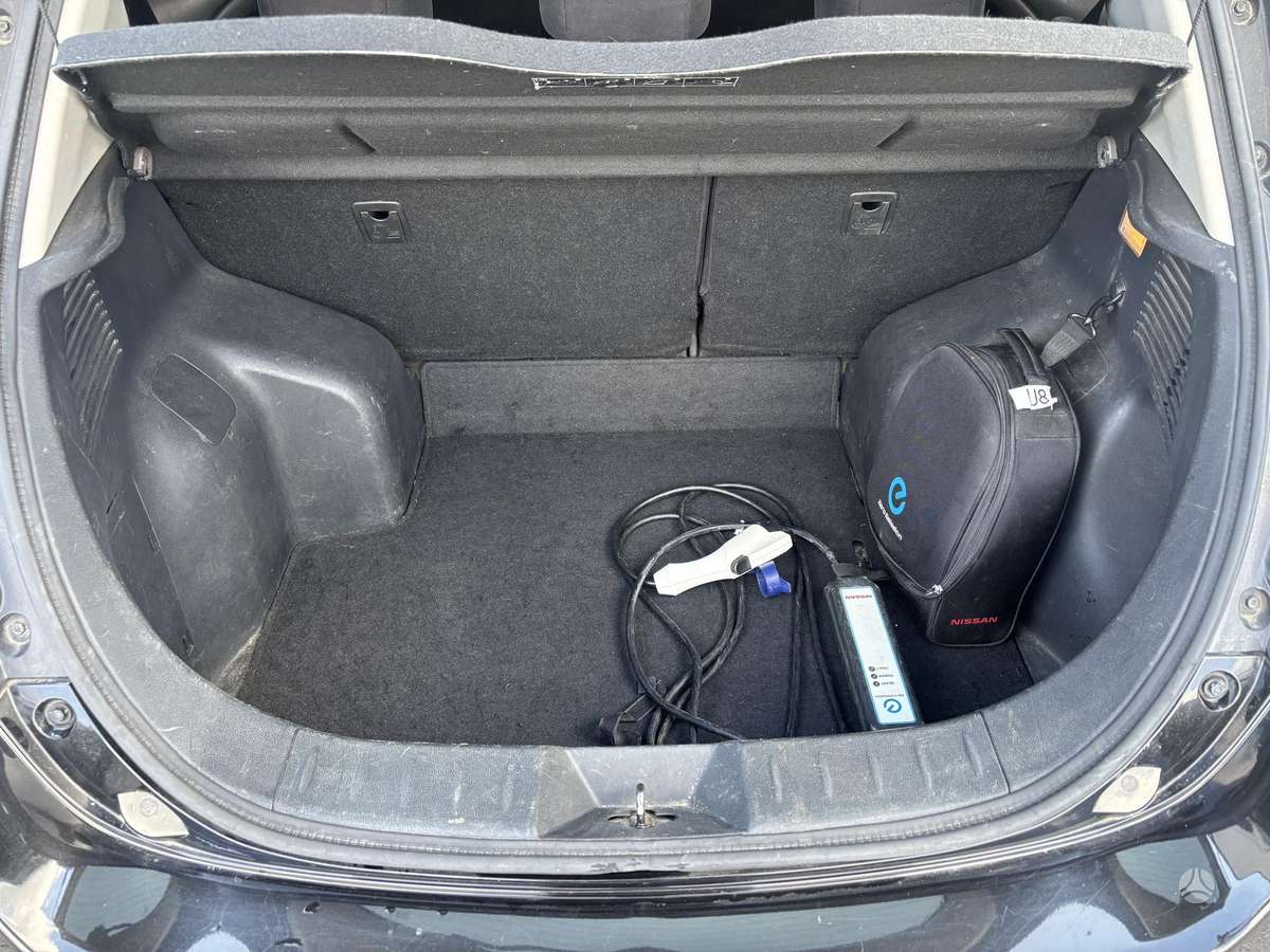 Nissan Leaf, 24 kWh, hatchback