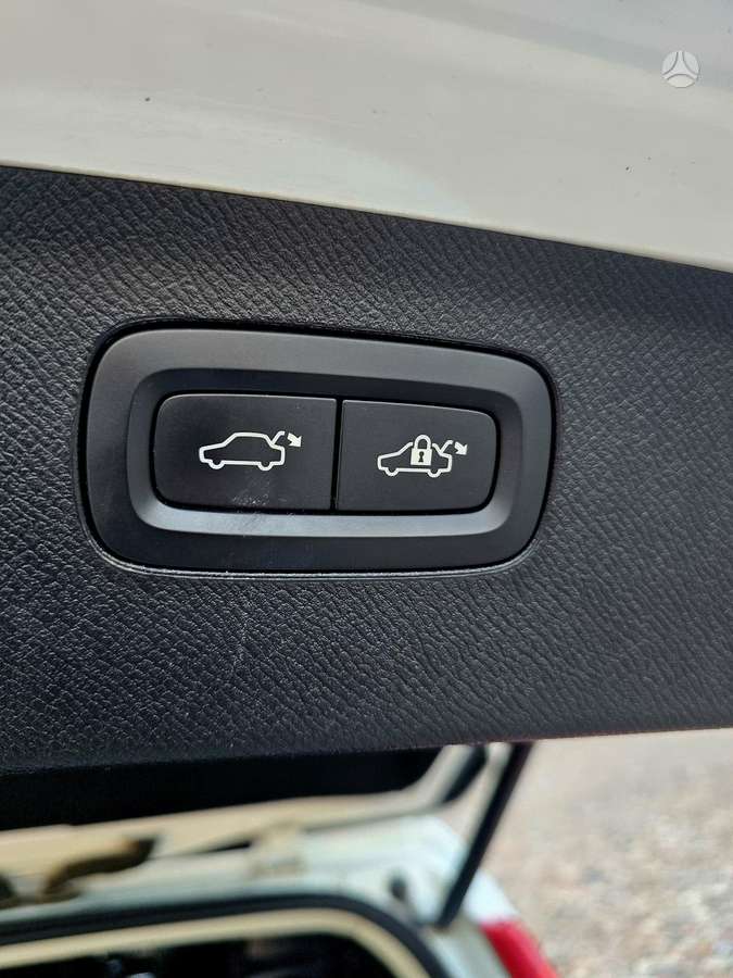 Volvo XC90 - 11