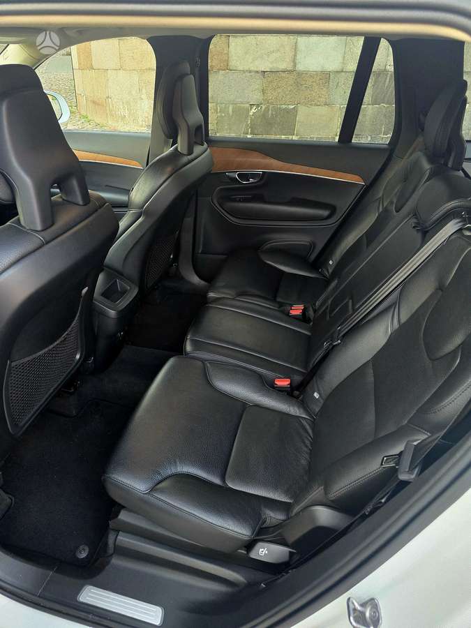 Volvo XC90 - 12