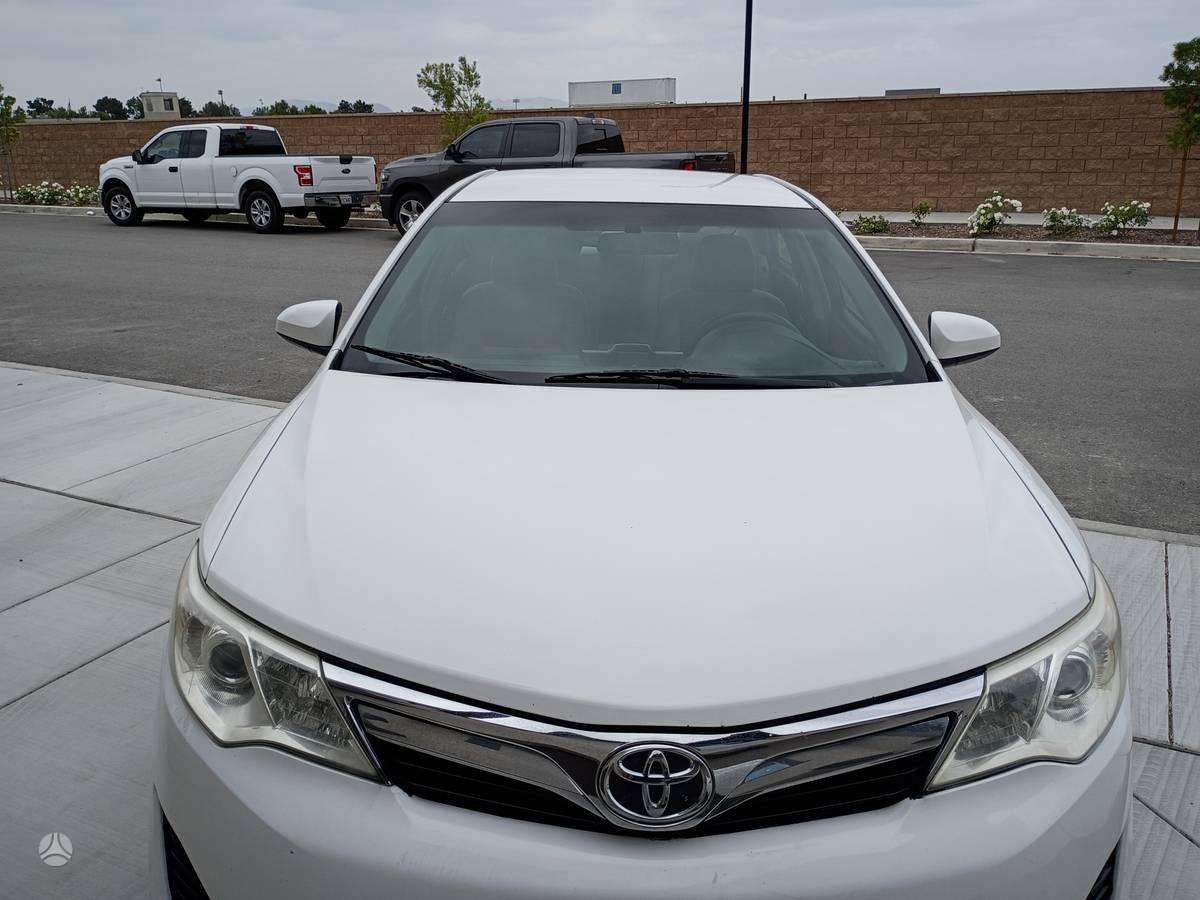 Toyota Camry - 5