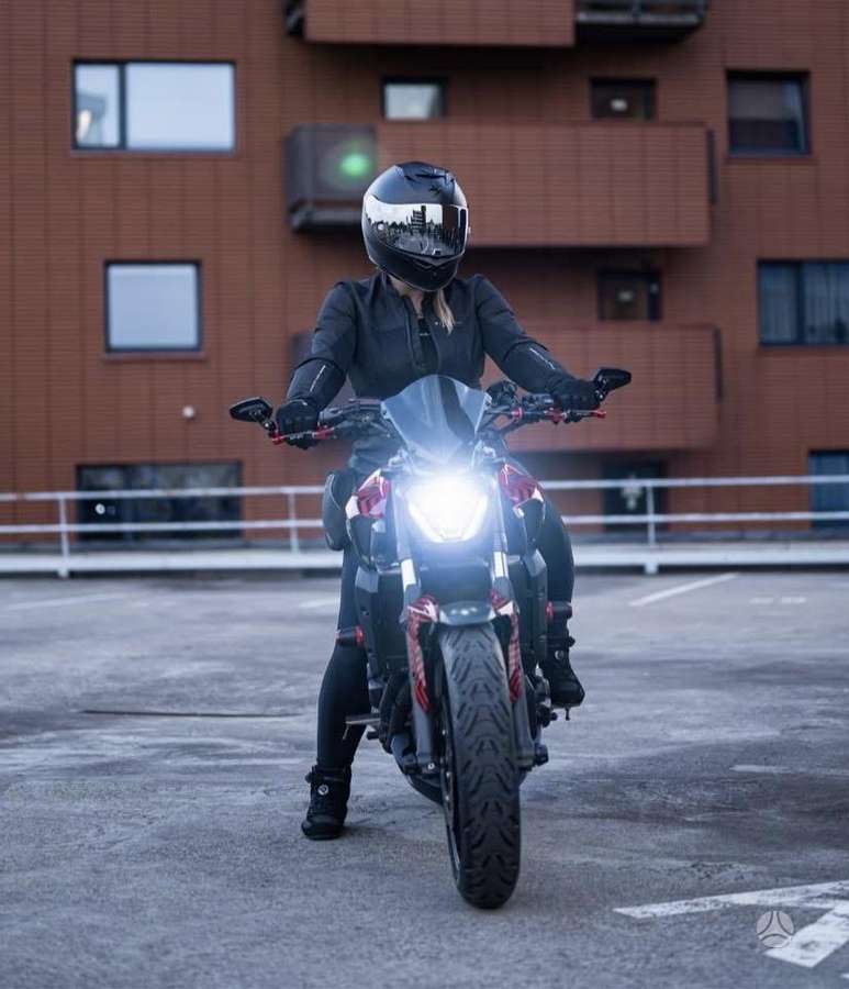 Yamaha MT 07 700cc, street / classic