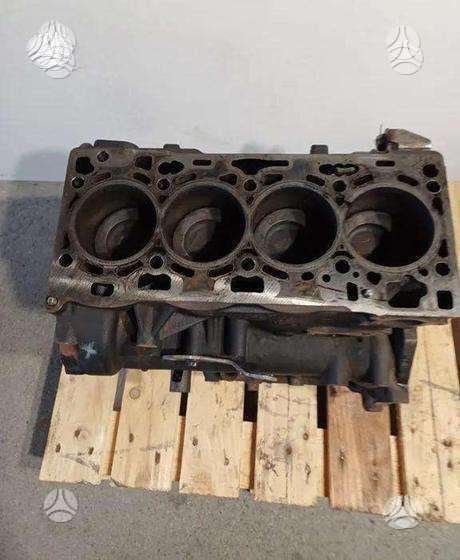 Volkswagen Passat, CRL, variklis