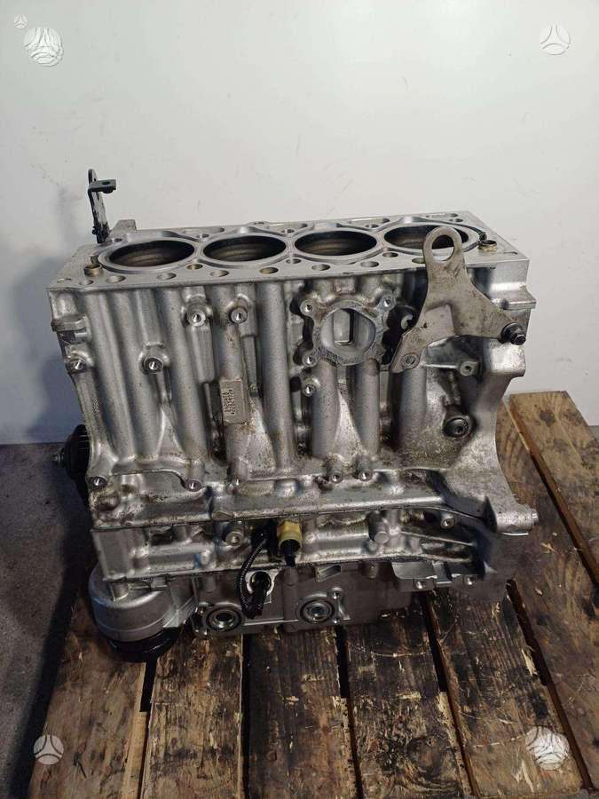 Volvo S80, D4204T8, variklis