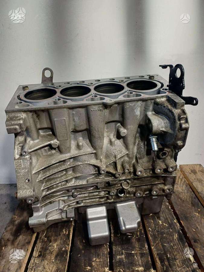 Volvo S80, D4204T8, двигатель