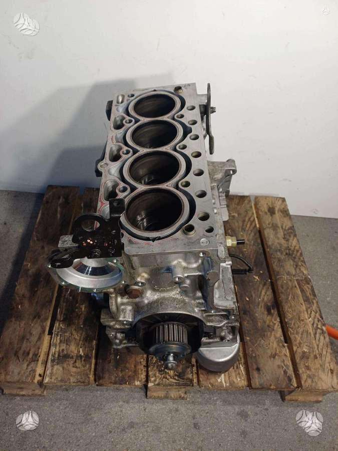 Volvo S80, D4204T8, engine