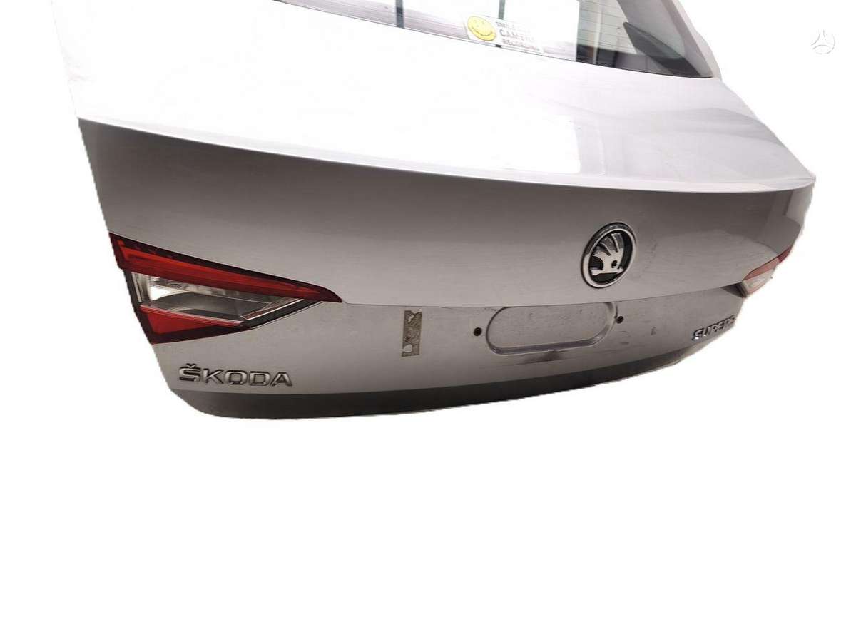 Skoda Superb hood (front, rear)